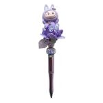 Pen met paarse bubu en bloem met licht
